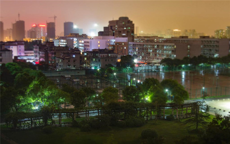 学院夜景