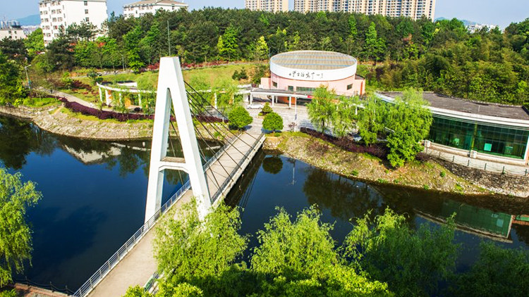 俯瞰学院