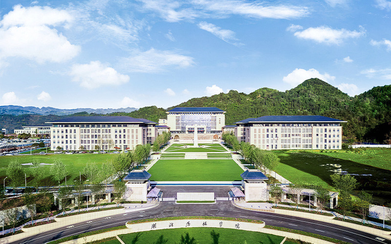 学院正面图