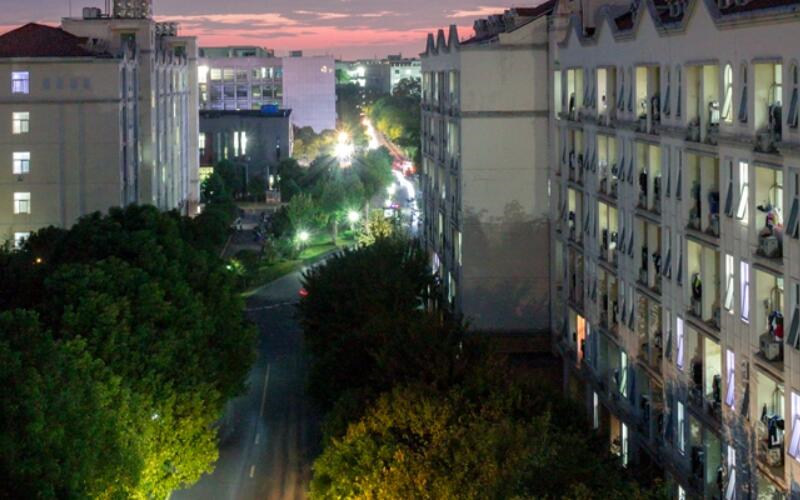 校园夜景
