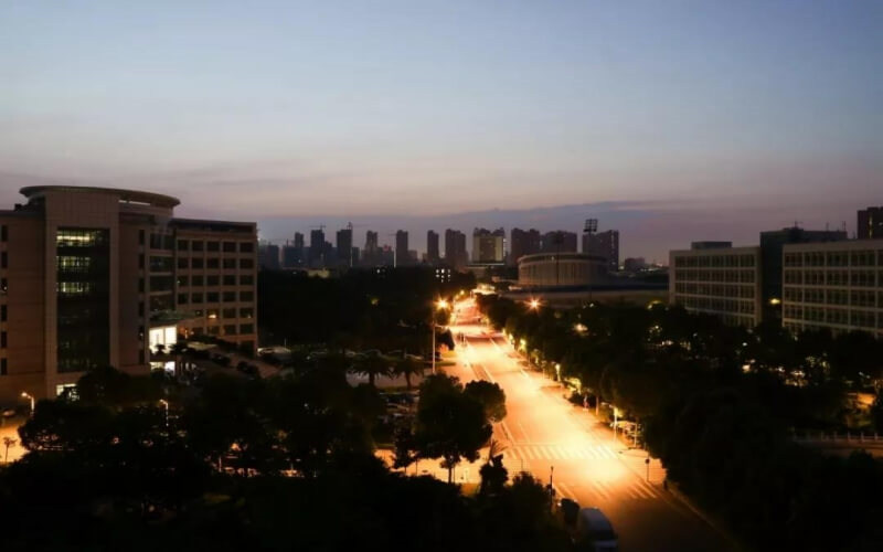 校园夜景