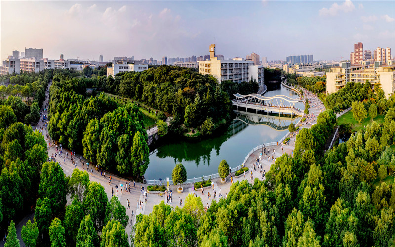 俯瞰学院