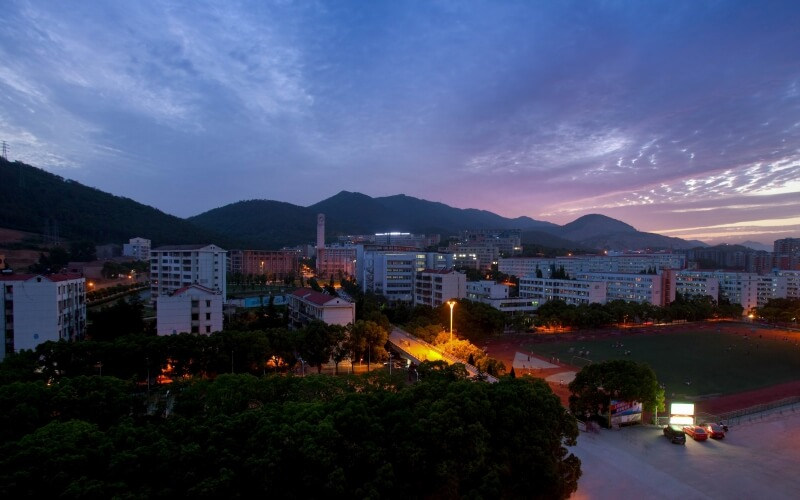 校园夜景