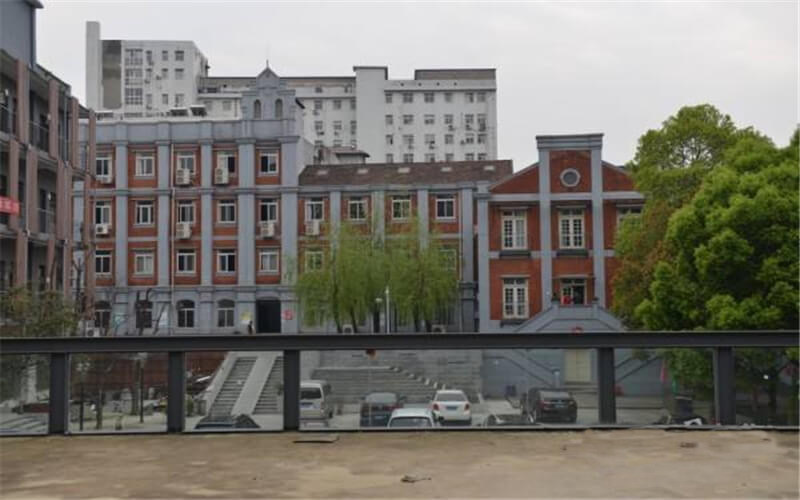 学院建筑