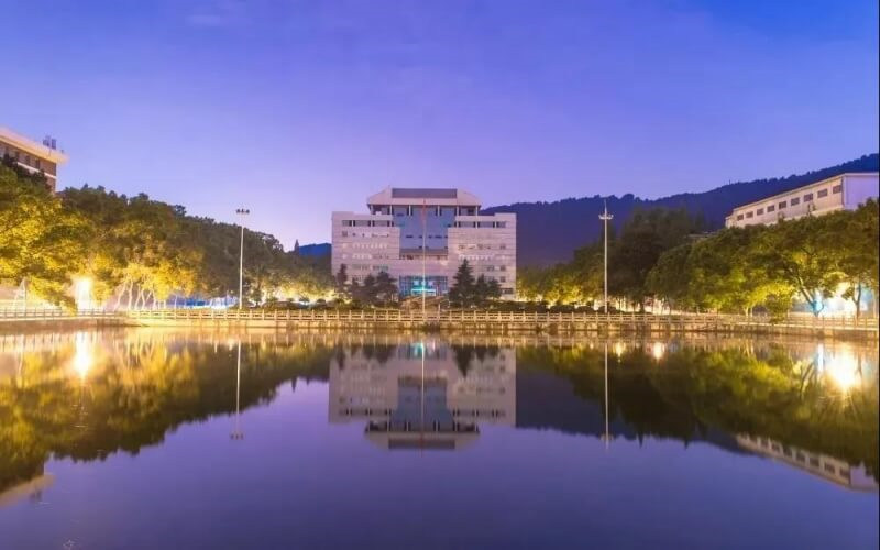 校园夜景