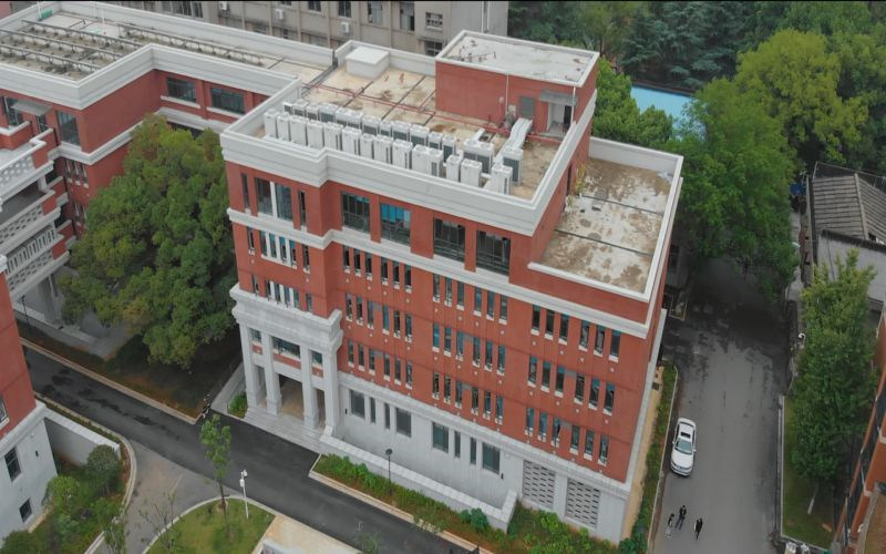 俯瞰校园
