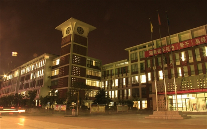 校园夜景