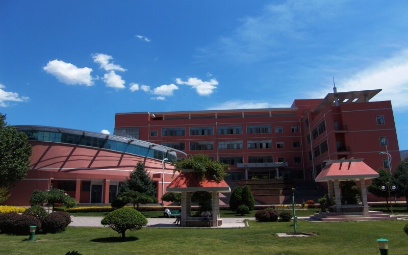 兰州石化职业技术大学首页