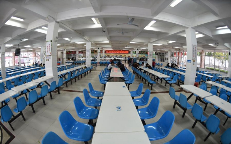 学生餐厅