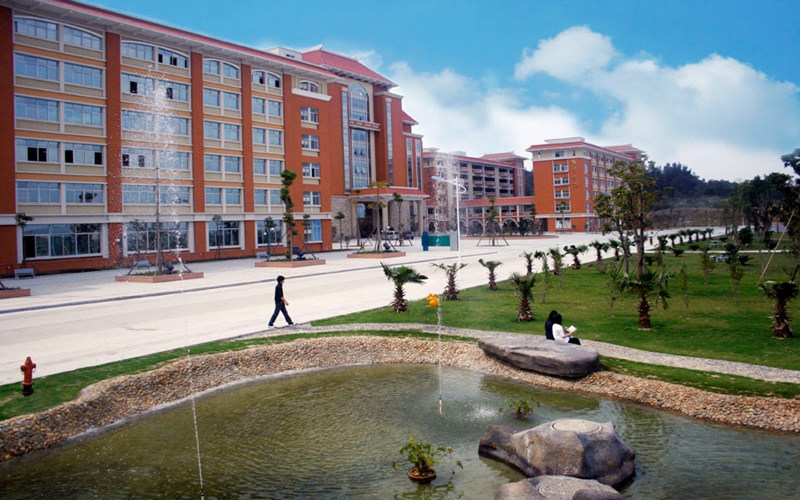 泉州轻工职业学院首页