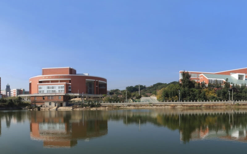 学院倒影