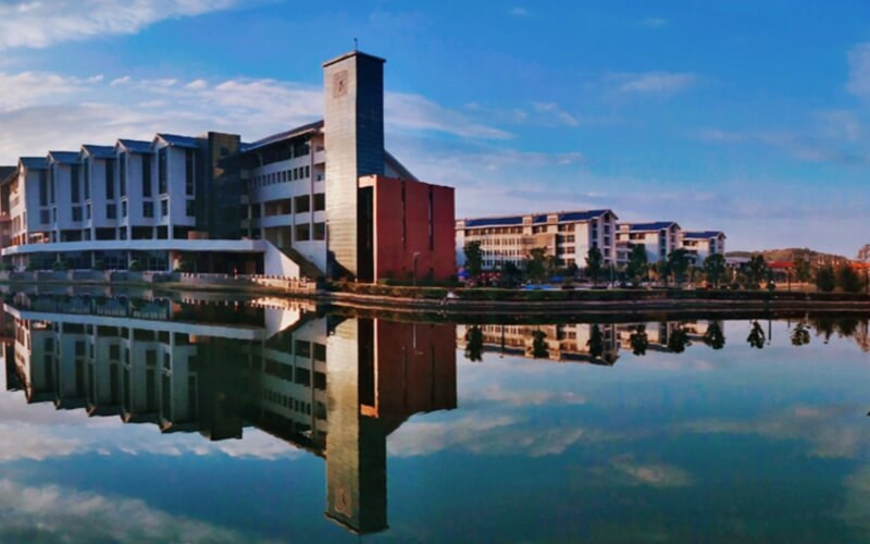 学院倒影