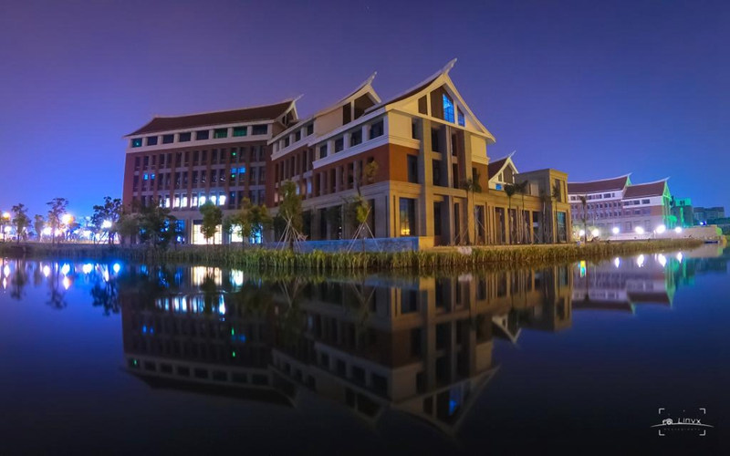 学院夜景