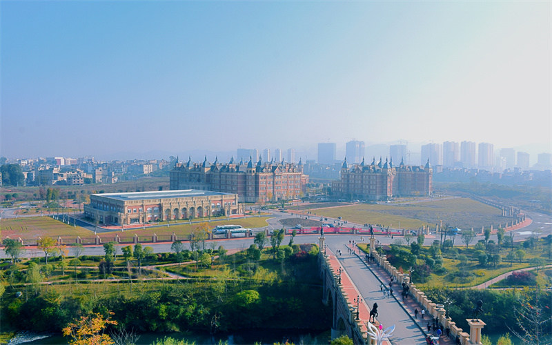 俯瞰校园