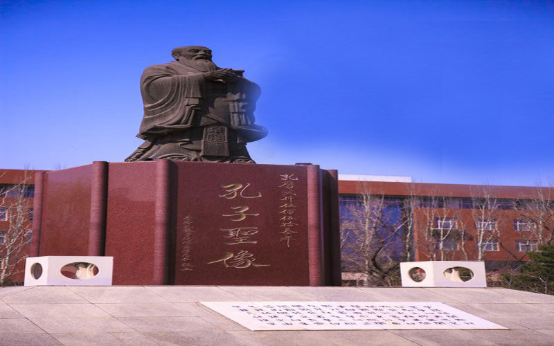 人物石像