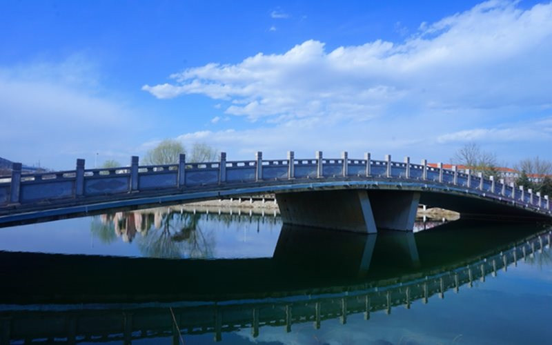 水上拱桥