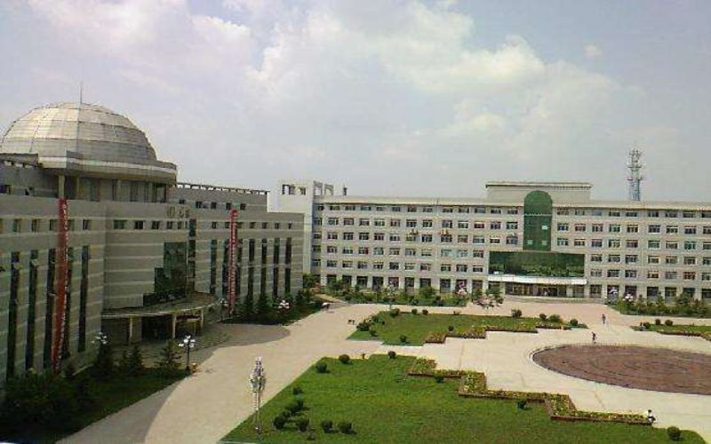 俯瞰学院