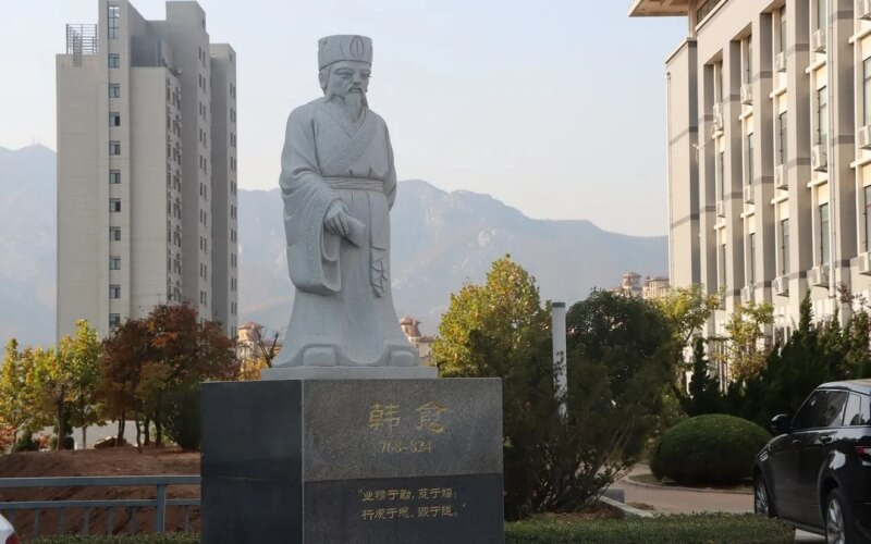 人物石像