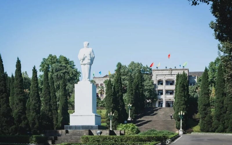 校园石像