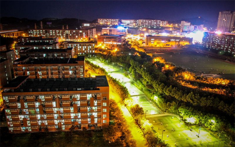 校园夜景
