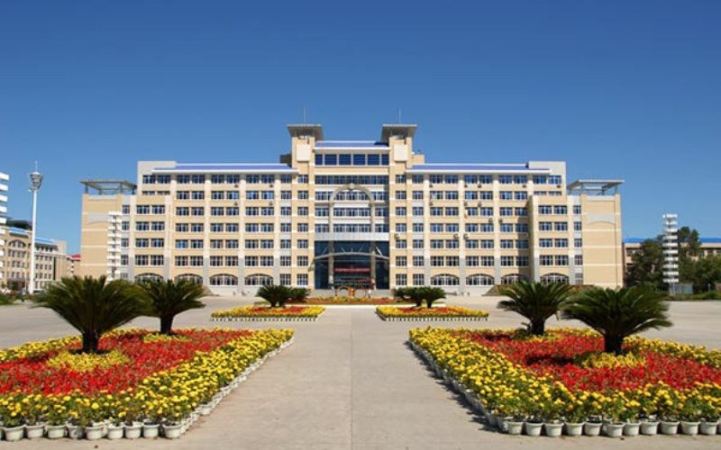 学院正面图
