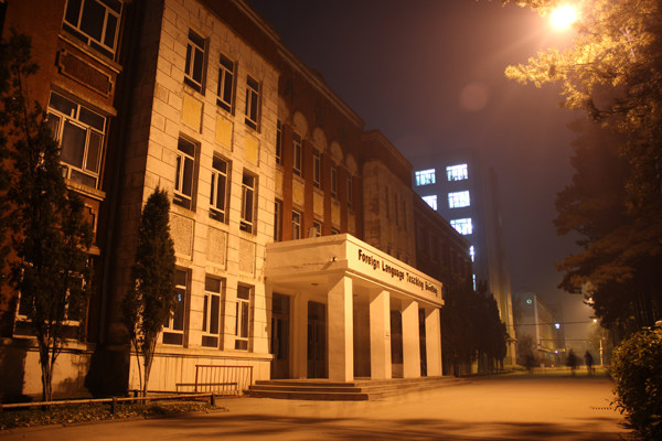 学院夜色