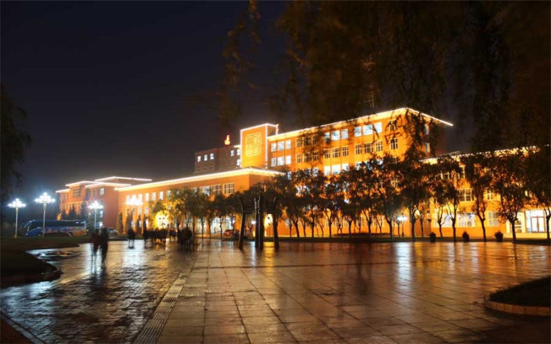 学院夜色