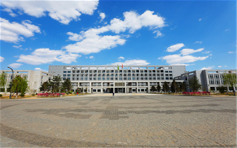 哈尔滨金融学院首页