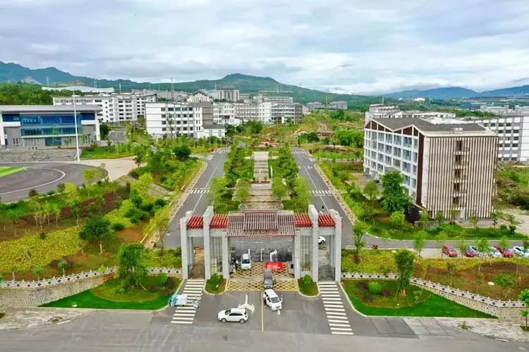 滇西应用技术大学宿舍条件