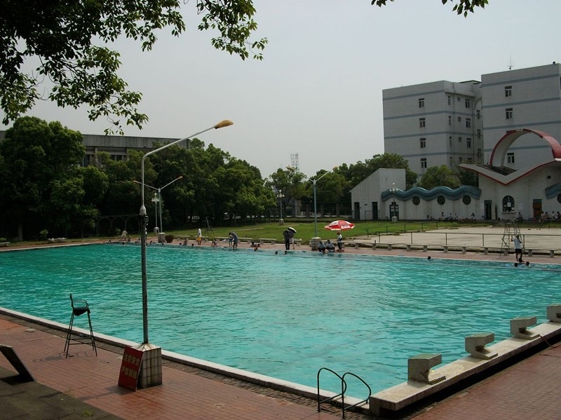 湖南科技大学潇湘学院学费一年多少钱