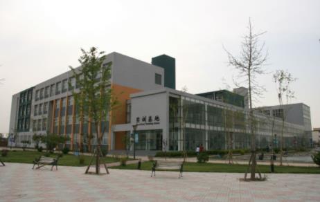 天津渤海职业技术学院学费一年多少钱?
