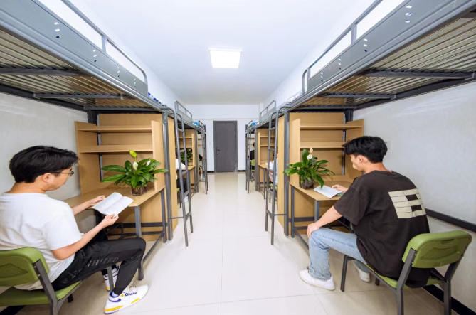 六人间上床下桌