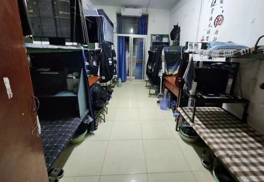 安康学院宿舍照片