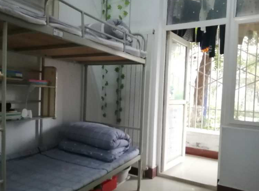 咸阳职业技术学院暖气片照片