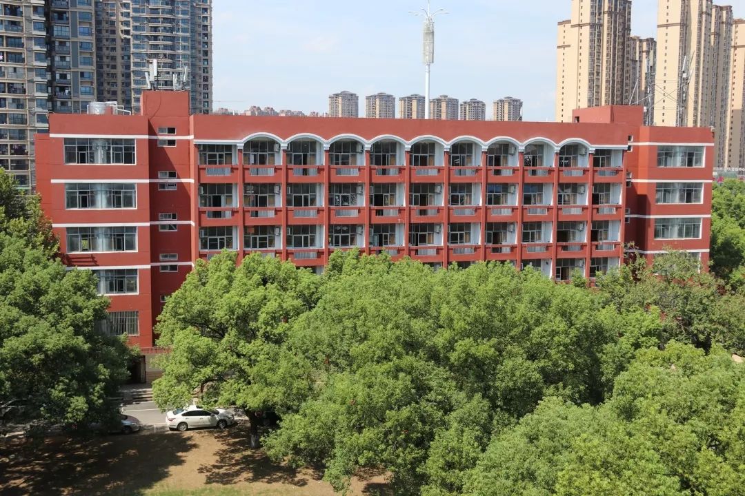 宜春学院宿舍楼