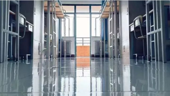 石子河大学宿舍阳台图片