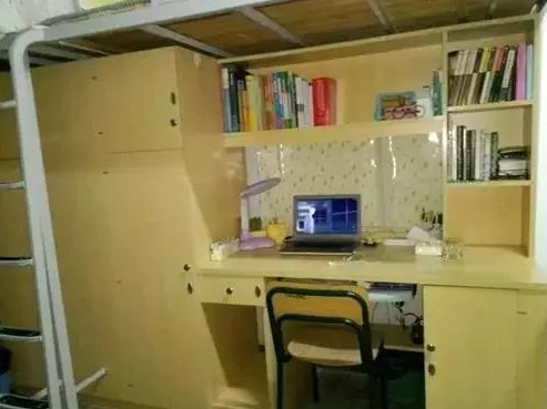 四人间上床下桌