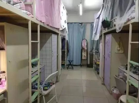宿舍内部图