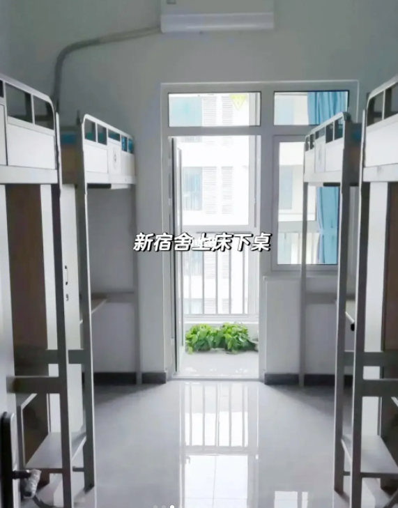 宿舍内部图
