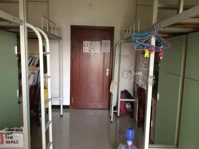 宿舍内部图