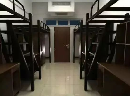 宿舍内部图