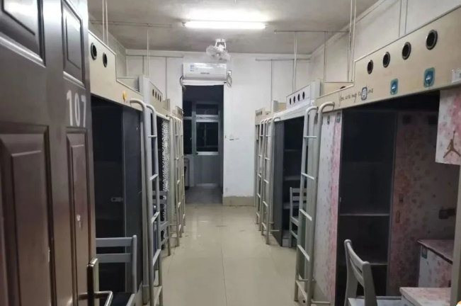 6人间宿舍图