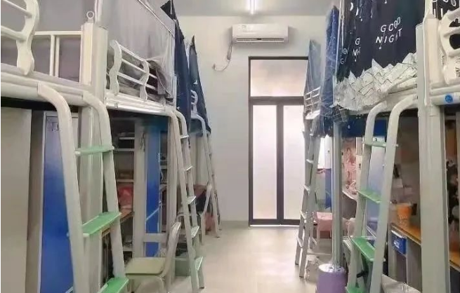 宿舍内部图