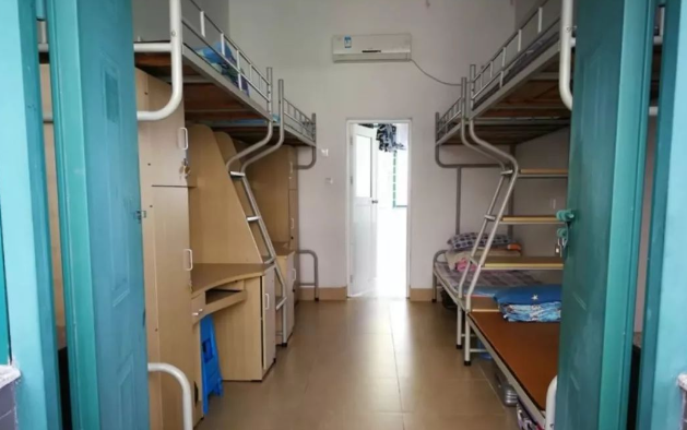 厦门校区六人间宿舍图片
