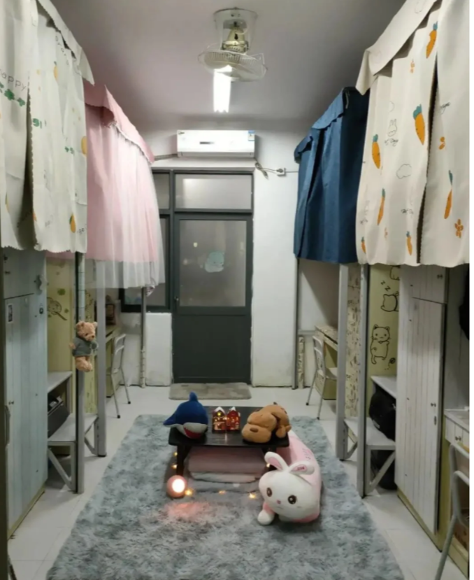 四人间内部图片