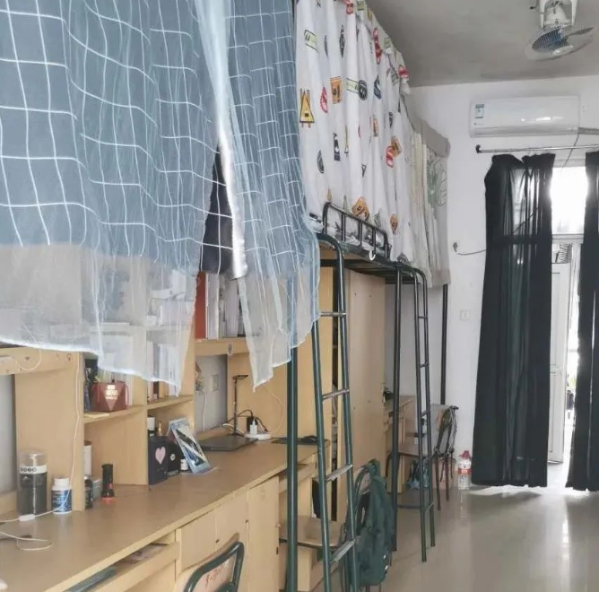 马尾校区六人间宿舍内部图