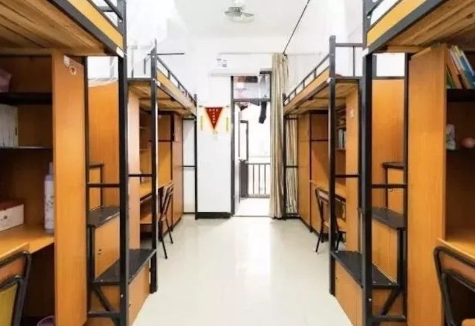 连江校区四人间内部图片
