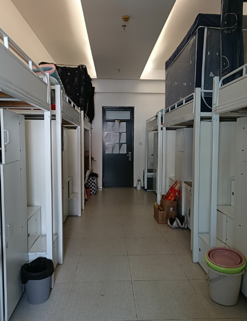 旗山校区六人间宿舍内内部图片