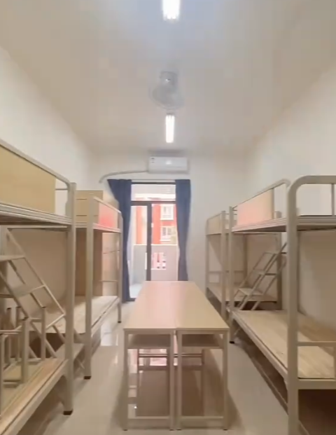 八人间宿舍图片 - 副本