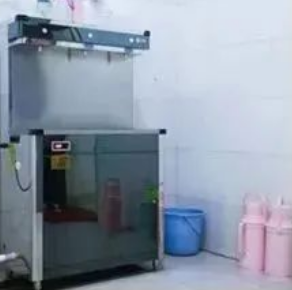 饮水机